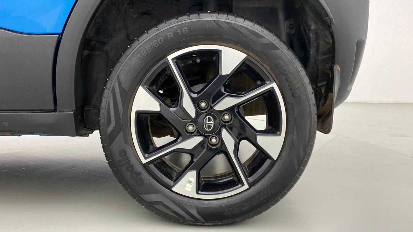 2021 Tata PUNCH CREATIVE  AMT, Petrol, Automatic, 12,600 km, Left Rear Wheel