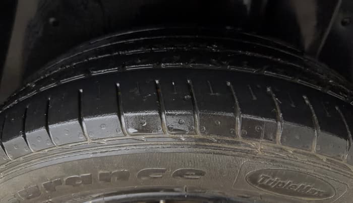 2020 MG HECTOR PLUS SHARP 1.5 PETROL TURBO DCT 6-STR, Petrol, Automatic, 41,662 km, Left Rear Tyre Tread