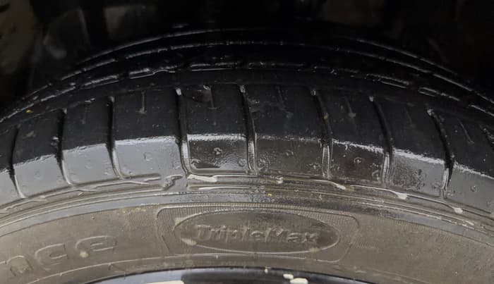 2020 MG HECTOR PLUS SHARP 1.5 PETROL TURBO DCT 6-STR, Petrol, Automatic, 41,662 km, Left Front Tyre Tread
