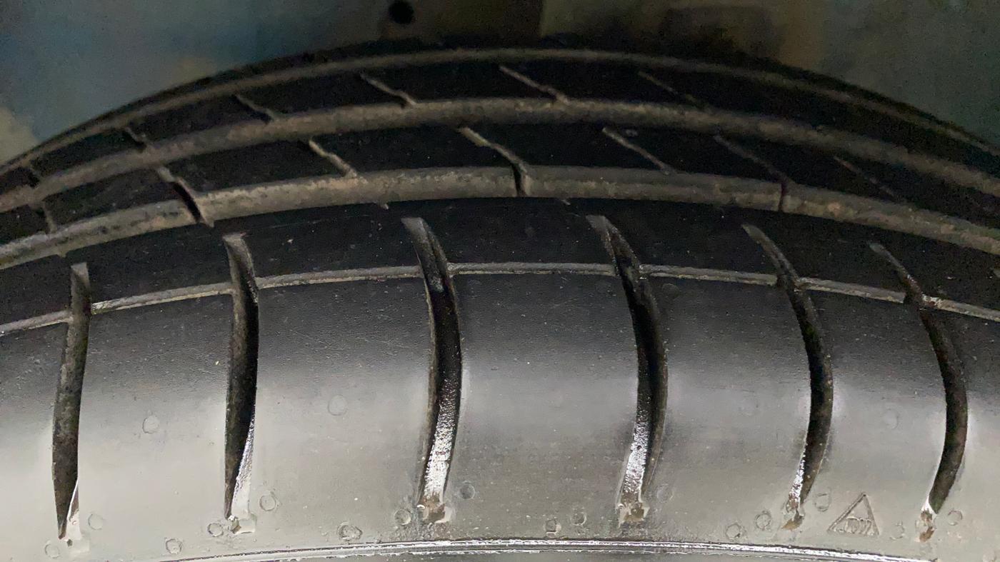 2015 Maruti Celerio VXI, Petrol, Manual, 60,841 km, Left Front Tyre Tread