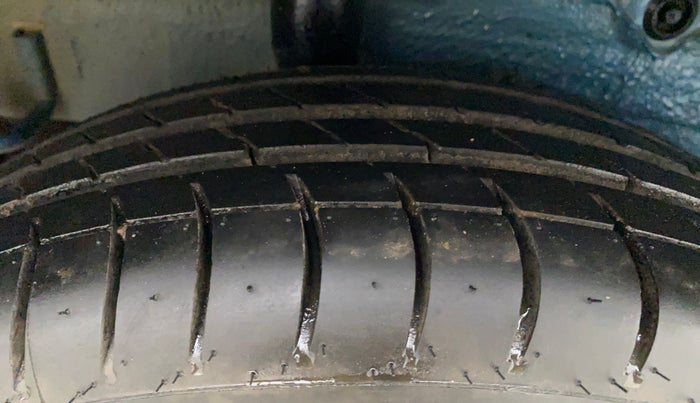 2015 Maruti Celerio VXI, Petrol, Manual, 60,841 km, Right Rear Tyre Tread