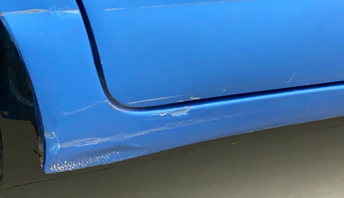 2015 Maruti Celerio VXI, Petrol, Manual, 60,841 km, Right running board - Minor scratches