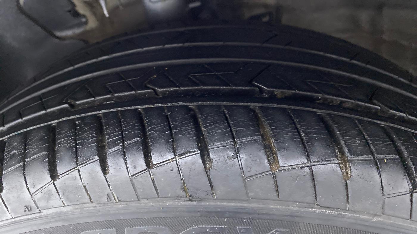 2018 Hyundai Verna 1.6 SX VTVT, Petrol, Manual, 11,205 km, Left Front Tyre Tread