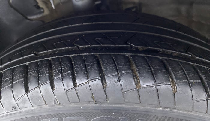 2018 Hyundai Verna 1.6 SX VTVT, Petrol, Manual, 11,205 km, Left Front Tyre Tread