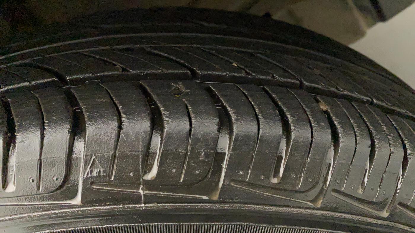 2011 Maruti Wagon R 1.0 VXI, Petrol, Manual, 18,112 km, Left Rear Tyre Tread