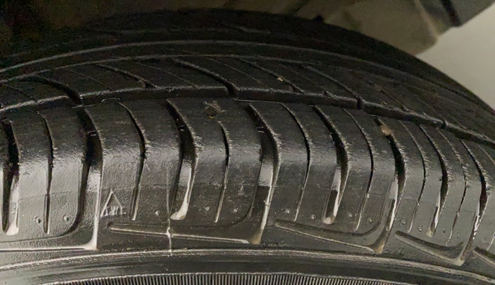 2011 Maruti Wagon R 1.0 VXI, Petrol, Manual, 18,112 km, Left Rear Tyre Tread