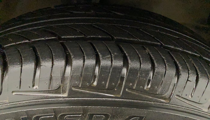 2011 Maruti Wagon R 1.0 VXI, Petrol, Manual, 18,112 km, Right Front Tyre Tread