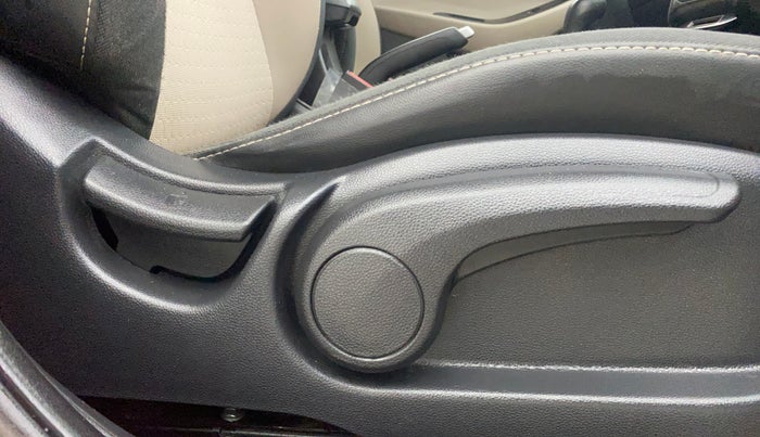 2016 Hyundai Elite i20 SPORTZ 1.2, Petrol, Manual, 15,546 km, Driver Side Adjustment Panel