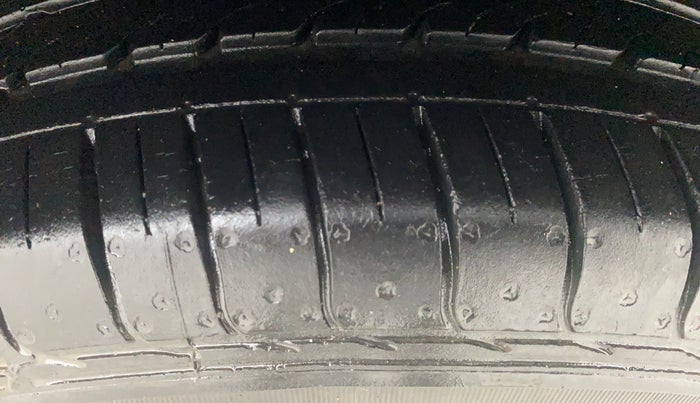 2016 Hyundai Elite i20 SPORTZ 1.2, Petrol, Manual, 15,546 km, Left Rear Tyre Tread