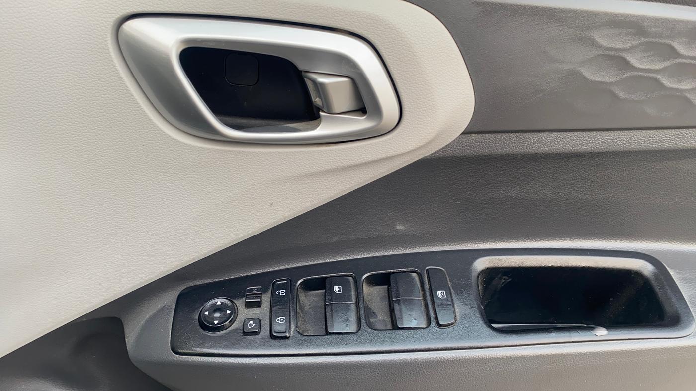 2023 Hyundai GRAND I10 NIOS SPORTZ 1.2 KAPPA VTVT CNG, CNG, Manual, 67,838 km, Driver Side Door Panels Control