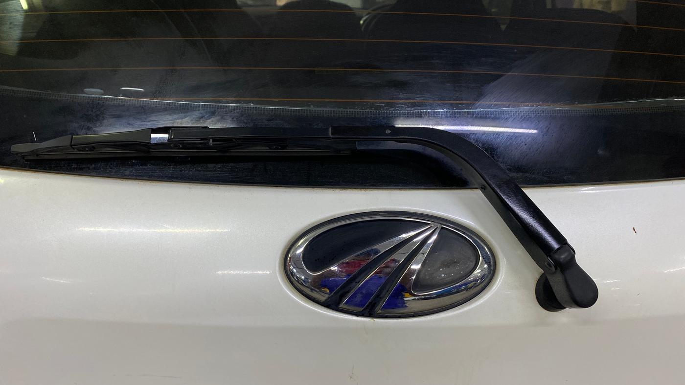 2017 Mahindra KUV 100 NXT K8 P 6 STR, Petrol, Manual, 99,858 km, Rear Wiper