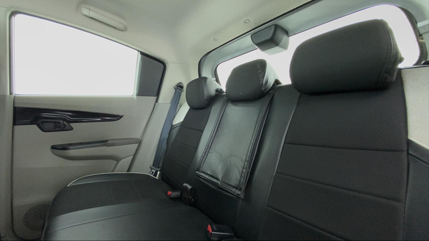 2016 Mahindra Kuv100 K6+ 6 STR, Petrol, Manual, 19,235 km, Right Side Rear Door Cabin