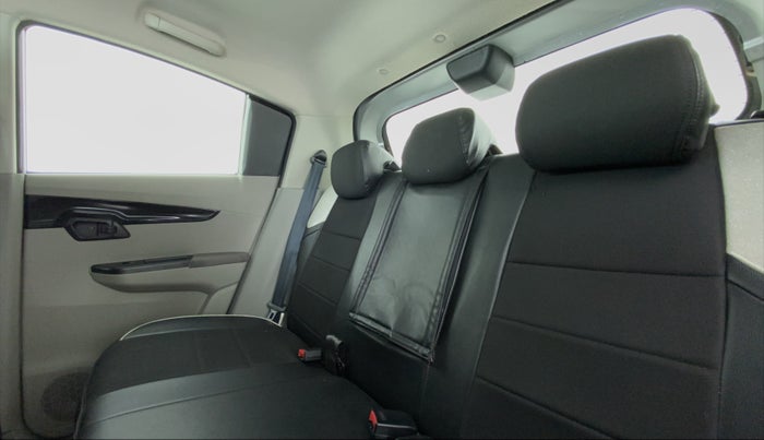 2016 Mahindra Kuv100 K6+ 6 STR, Petrol, Manual, 19,235 km, Right Side Rear Door Cabin