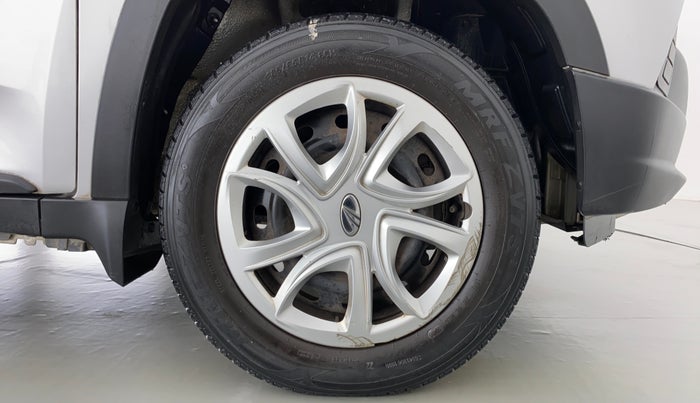 2016 Mahindra Kuv100 K6+ 6 STR, Petrol, Manual, 19,235 km, Right Front Wheel