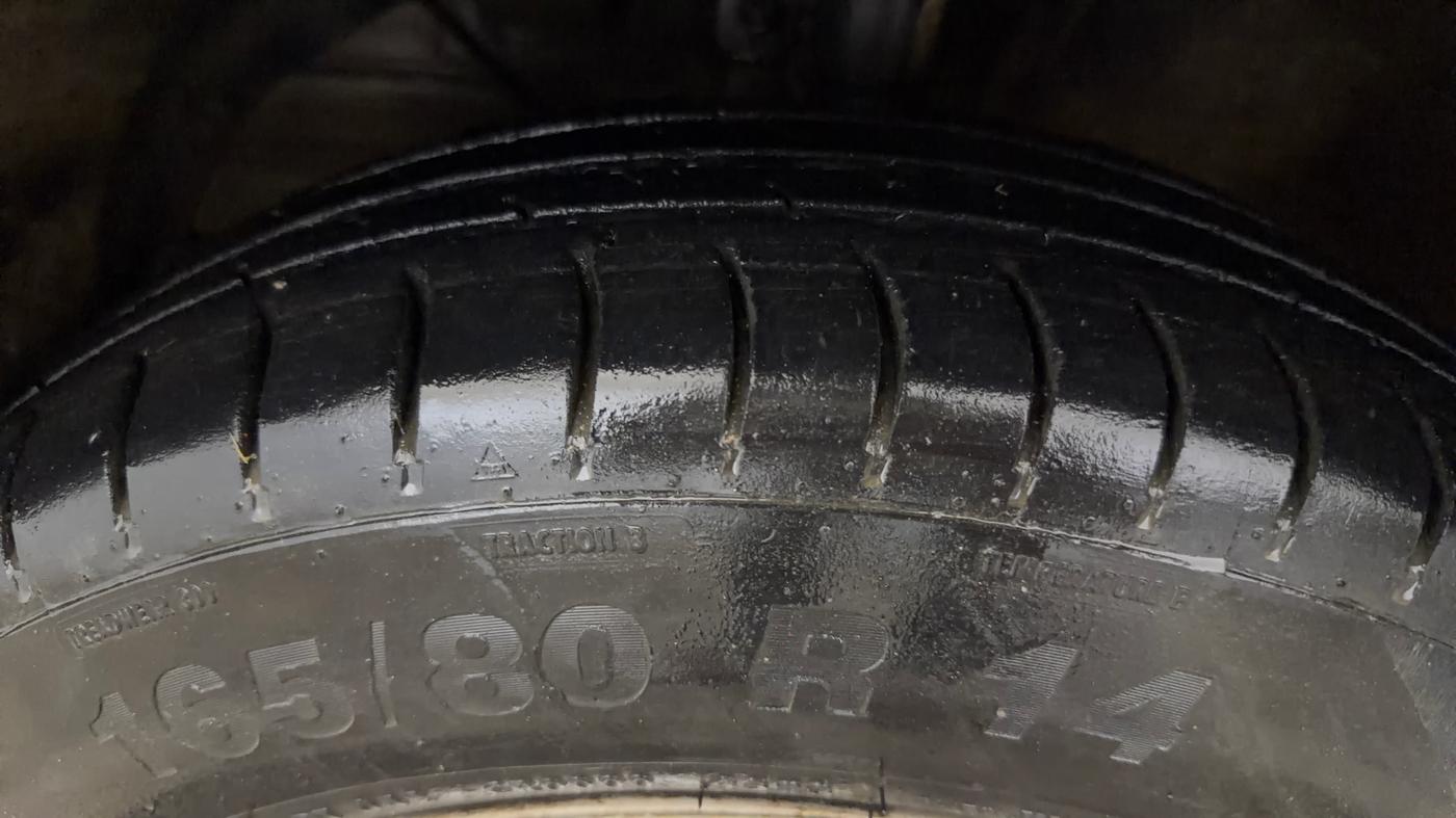 2021 Maruti Dzire LXI, CNG, Manual, 68,572 km, Left Front Tyre Tread