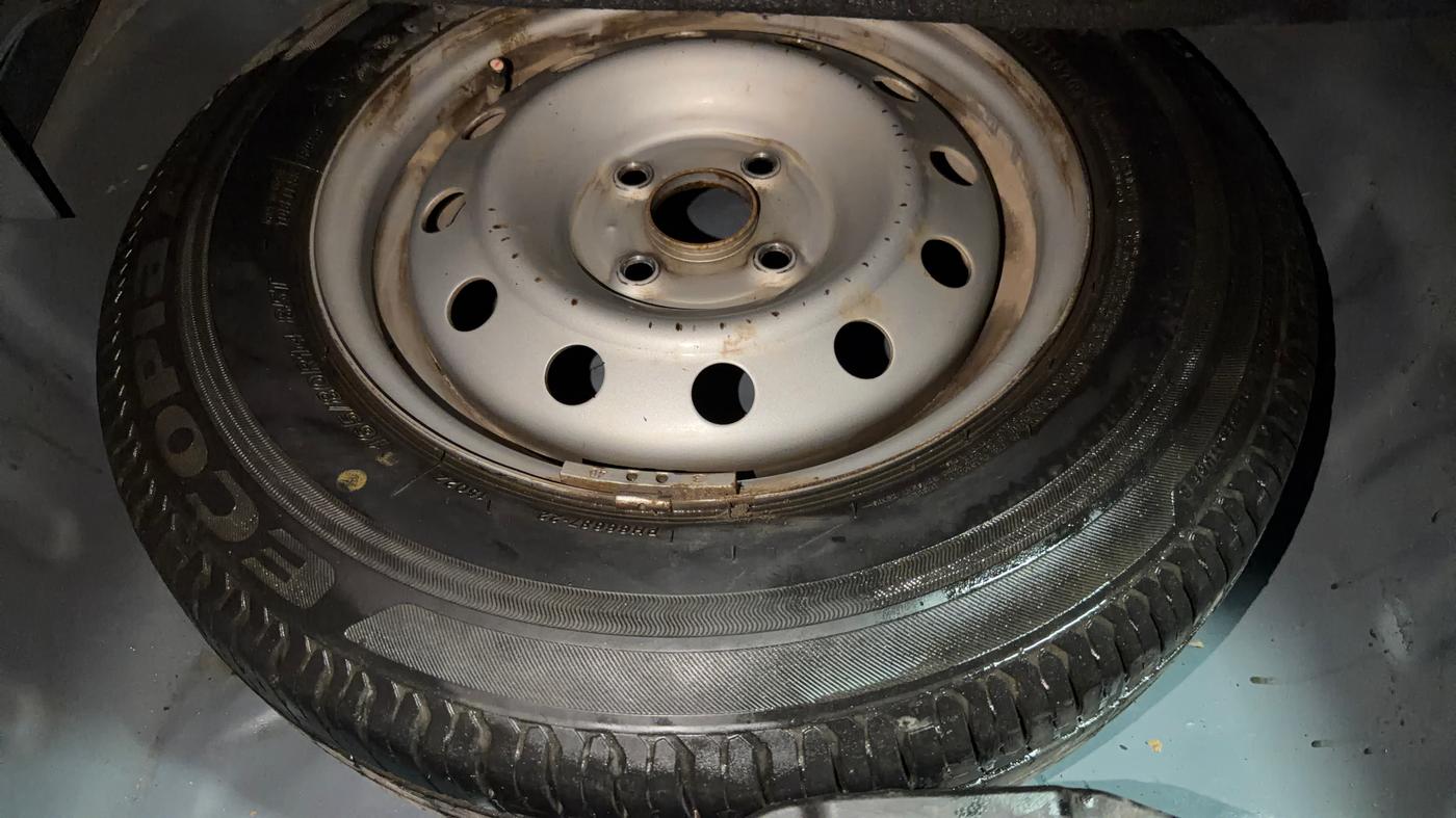 2021 Maruti Dzire LXI, CNG, Manual, 68,572 km, Spare Tyre