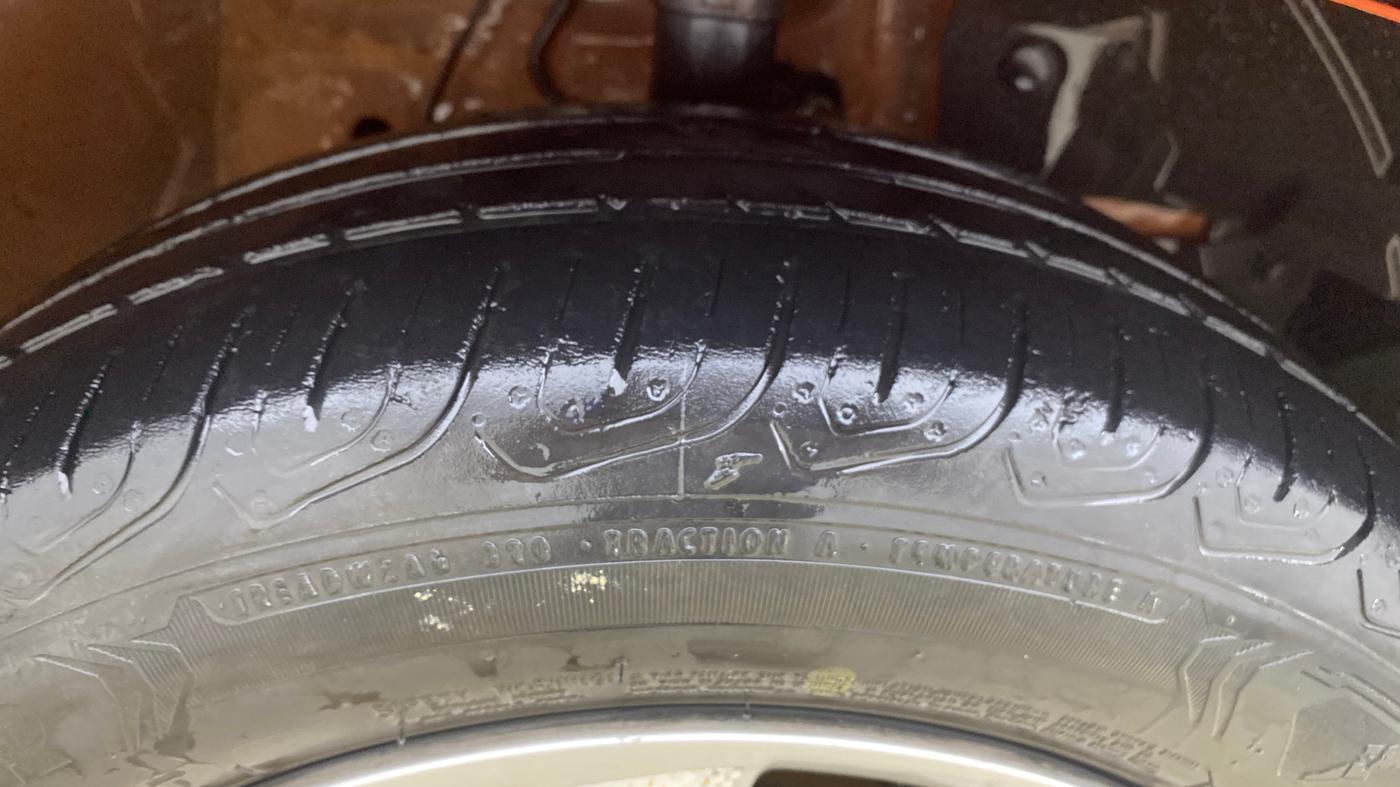 2015 Honda Jazz 1.2L I-VTEC V AT, Petrol, Automatic, 71,348 km, Right Front Tyre Tread