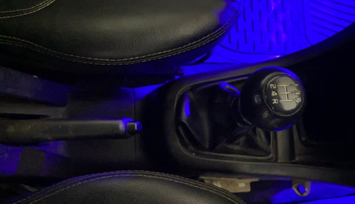 2016 Maruti Swift LXI (O), Petrol, Manual, 88,298 km, Gear Lever