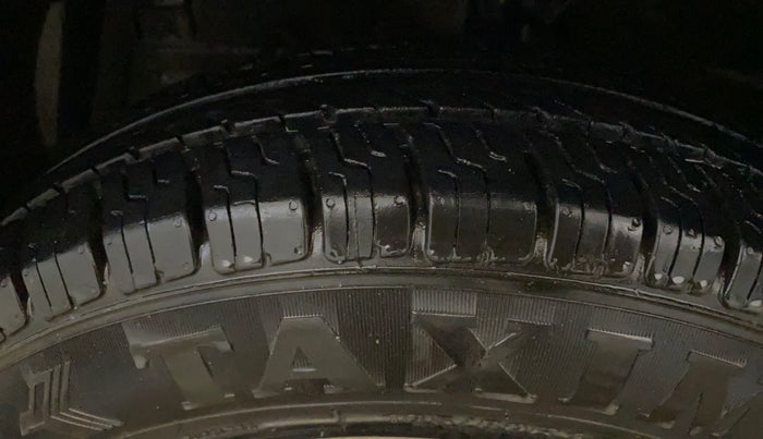 2016 Maruti Swift LXI (O), Petrol, Manual, 88,298 km, Left Front Tyre Tread