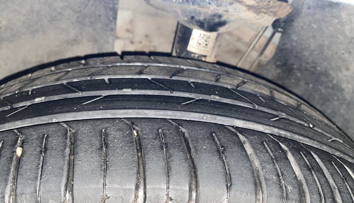 2024 Volkswagen VIRTUS Highline Plus 1.0 TSI AT, Petrol, Automatic, 21,452 km, Left Front Tyre Tread