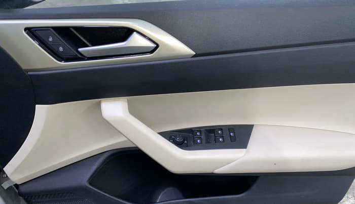 2024 Volkswagen VIRTUS Highline Plus 1.0 TSI AT, Petrol, Automatic, 21,452 km, Driver Side Door Panels Control