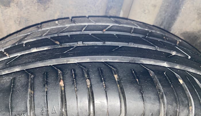 2024 Volkswagen VIRTUS Highline Plus 1.0 TSI AT, Petrol, Automatic, 21,452 km, Left Rear Tyre Tread