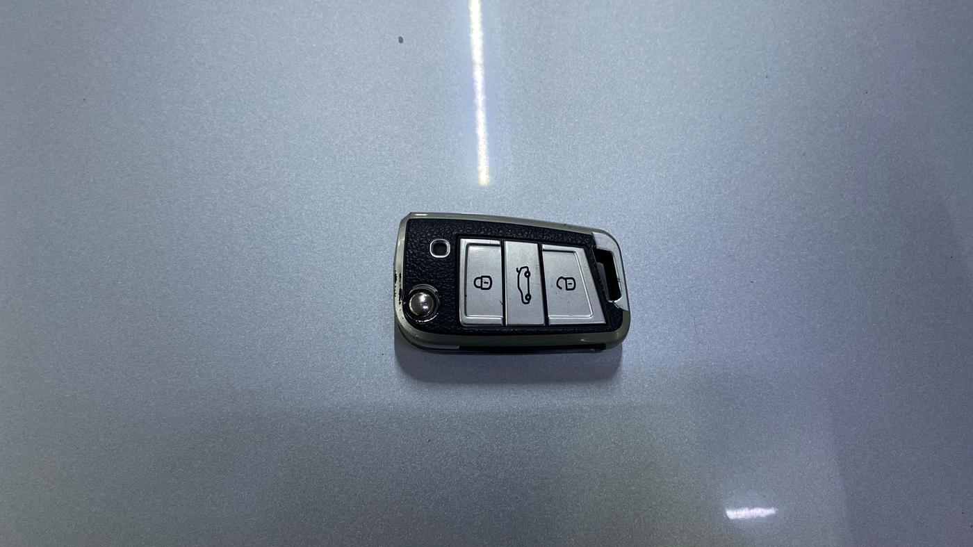2024 Volkswagen VIRTUS Highline Plus 1.0 TSI AT, Petrol, Automatic, 21,452 km, Key Close Up