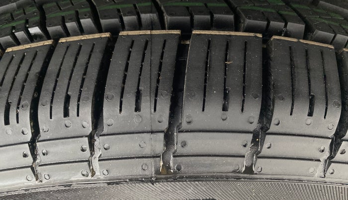 2022 Skoda KUSHAQ AMBITION 1.0L TSI MT, Petrol, Manual, 45,014 km, Left Rear Tyre Tread