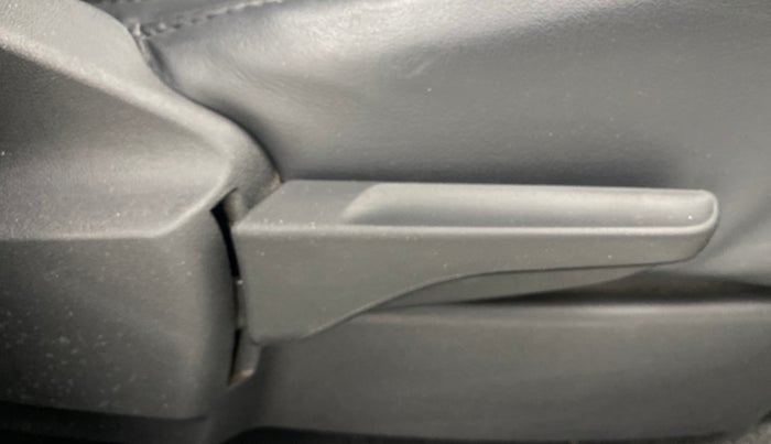 2022 Skoda KUSHAQ AMBITION 1.0L TSI MT, Petrol, Manual, 45,014 km, Driver Side Adjustment Panel