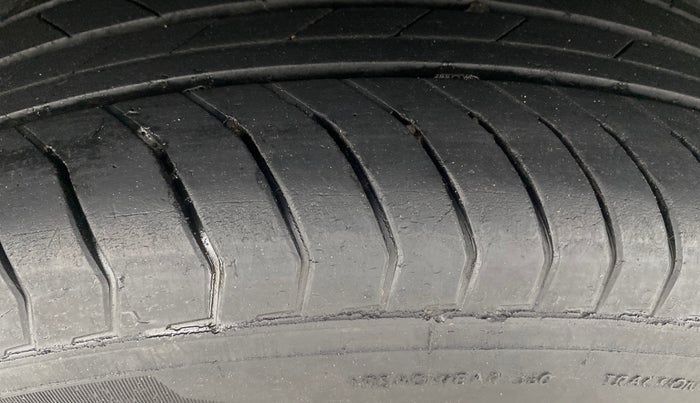 2022 Skoda KUSHAQ AMBITION 1.0L TSI MT, Petrol, Manual, 45,014 km, Right Rear Tyre Tread