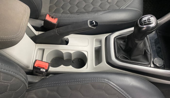 2022 Skoda KUSHAQ AMBITION 1.0L TSI MT, Petrol, Manual, 45,014 km, Gear Lever