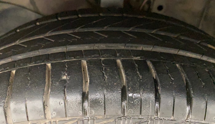 2013 Honda Amaze 1.5L I-DTEC VX, Diesel, Manual, 86,069 km, Left Front Tyre Tread