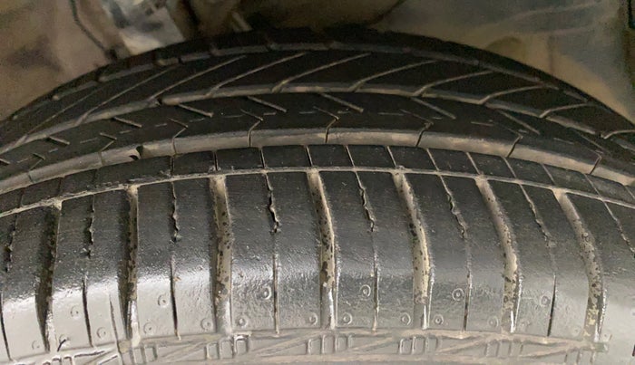 2013 Honda Amaze 1.5L I-DTEC VX, Diesel, Manual, 86,069 km, Right Front Tyre Tread