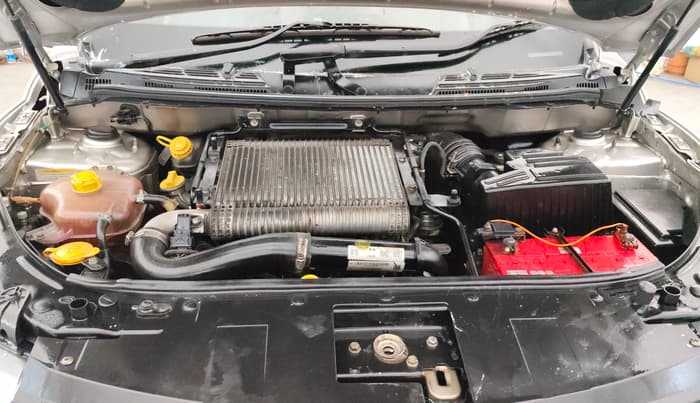 2016 Mahindra XUV500 W10, Diesel, Manual, 1,16,074 km, Engine View