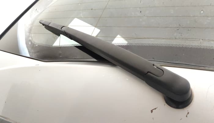 2016 Mahindra XUV500 W10, Diesel, Manual, 1,16,074 km, Rear Wiper