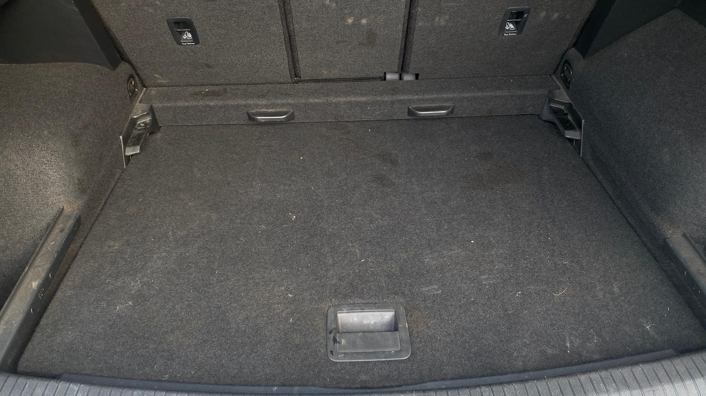 2018 Volkswagen TIGUAN HIGHLINE TDI AT, Diesel, Automatic, 1,43,834 km, Boot Inside