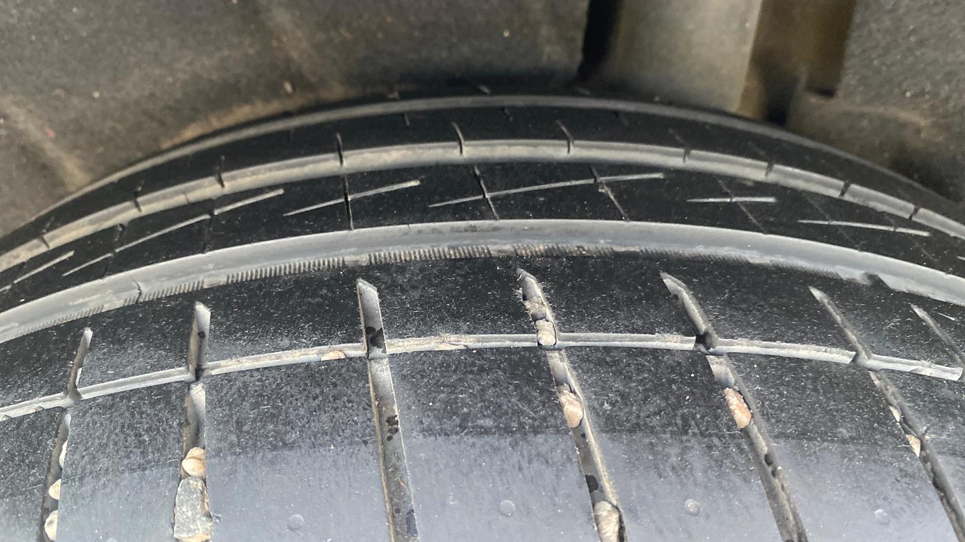 2018 Volkswagen TIGUAN HIGHLINE TDI AT, Diesel, Automatic, 1,43,834 km, Left Rear Tyre Tread