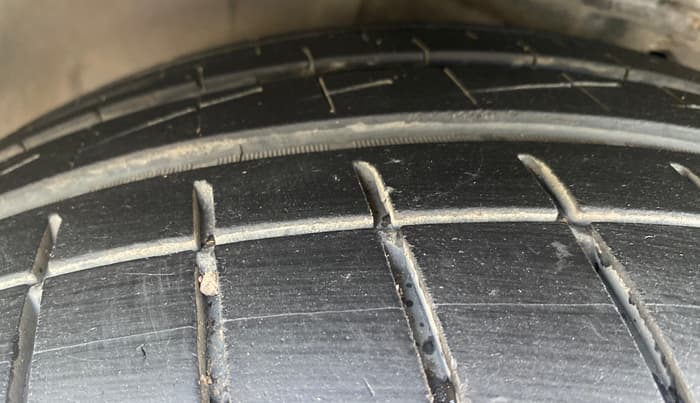 2018 Volkswagen TIGUAN HIGHLINE TDI AT, Diesel, Automatic, 1,43,834 km, Left Front Tyre Tread