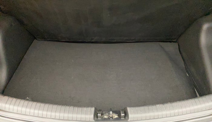 2015 Hyundai Grand i10 ASTA (O) 1.2 KAPPA VTVT, Petrol, Manual, 26,517 km, Boot Inside