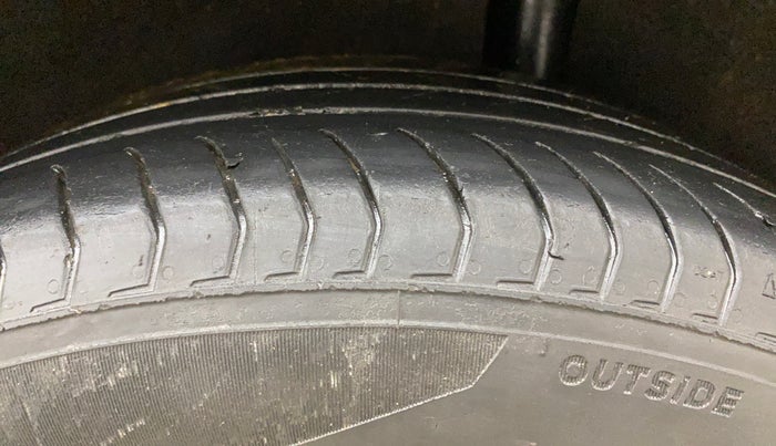 2016 Ford Ecosport TITANIUM 1.5L DIESEL, Diesel, Manual, 1,25,320 km, Left Rear Tyre Tread