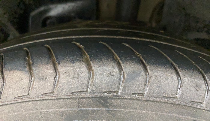 2016 Ford Ecosport TITANIUM 1.5L DIESEL, Diesel, Manual, 1,25,320 km, Left Front Tyre Tread