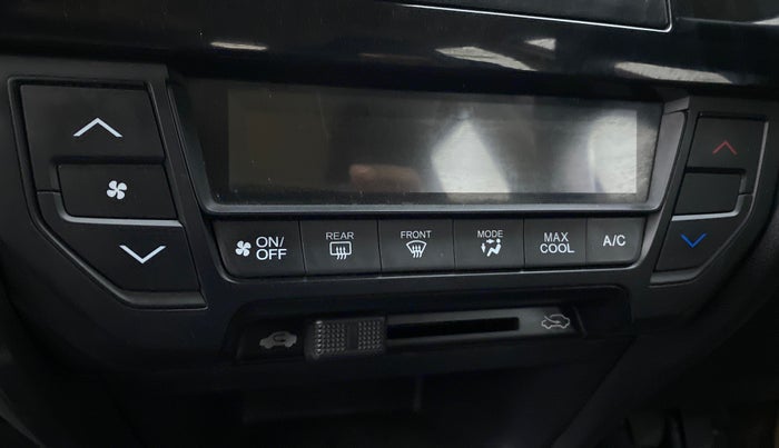 2016 Honda Brio S MT, Petrol, Manual, 45,338 km, AC Unit - Directional switch has minor damage