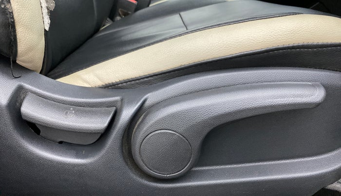 2015 Hyundai i20 Active 1.2 S, Petrol, Manual, 65,660 km, Driver Side Adjustment Panel