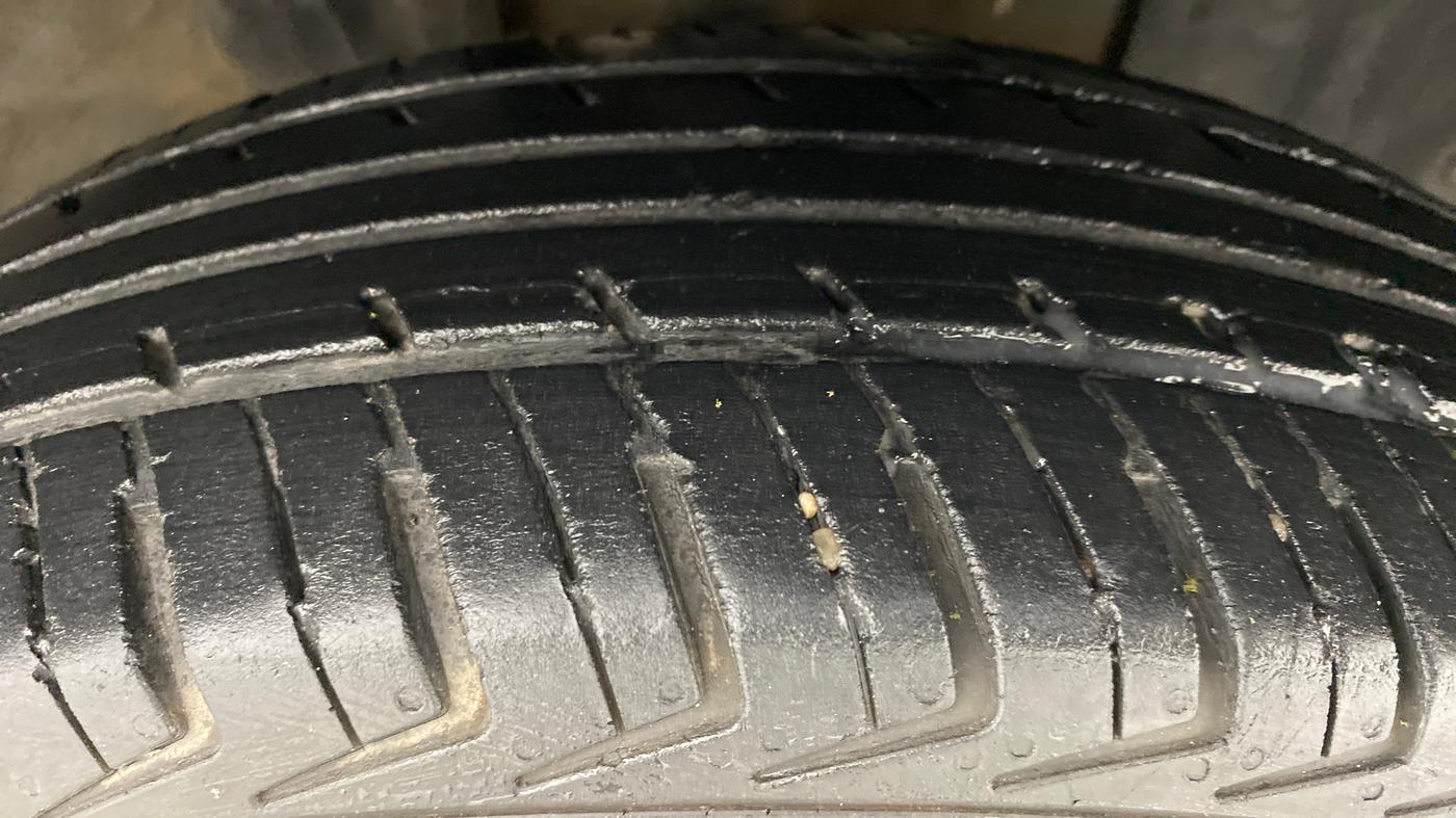 2018 Renault Kwid 1.0 RXT, Petrol, Manual, 29,780 km, Right Front Tyre Tread