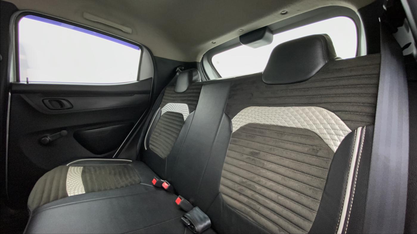 2018 Renault Kwid 1.0 RXT, Petrol, Manual, 29,780 km, Right Side Rear Door Cabin