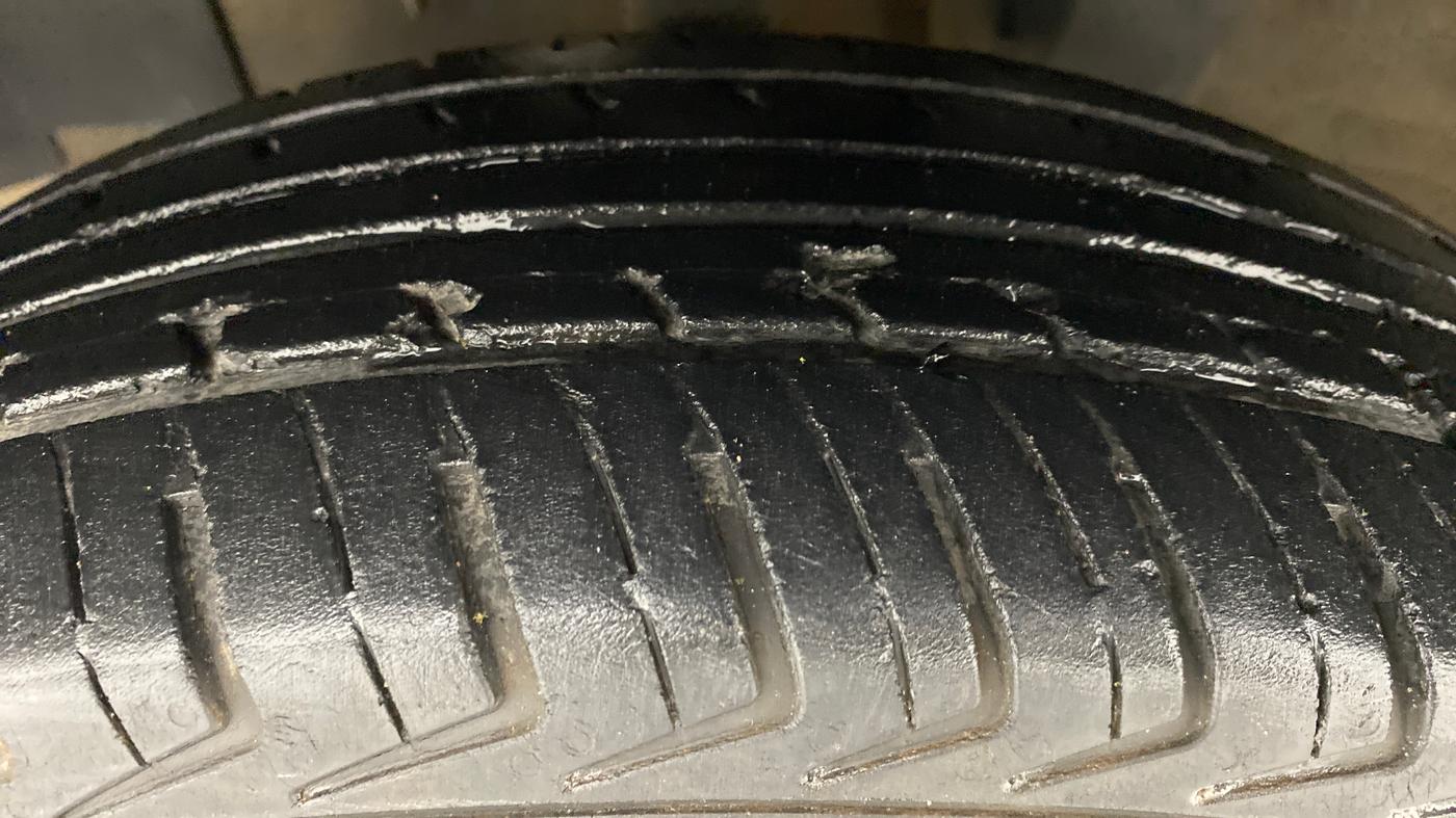 2018 Renault Kwid 1.0 RXT, Petrol, Manual, 29,780 km, Left Front Tyre Tread