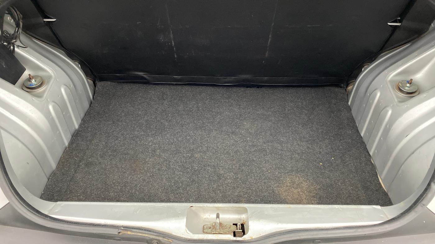 2018 Renault Kwid 1.0 RXT, Petrol, Manual, 29,780 km, Boot Inside