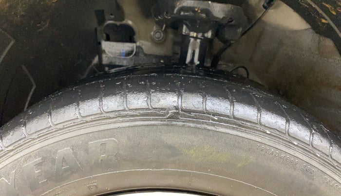 2021 Hyundai VENUE S+ 1.2, Petrol, Manual, 73,267 km, Left Front Tyre Tread