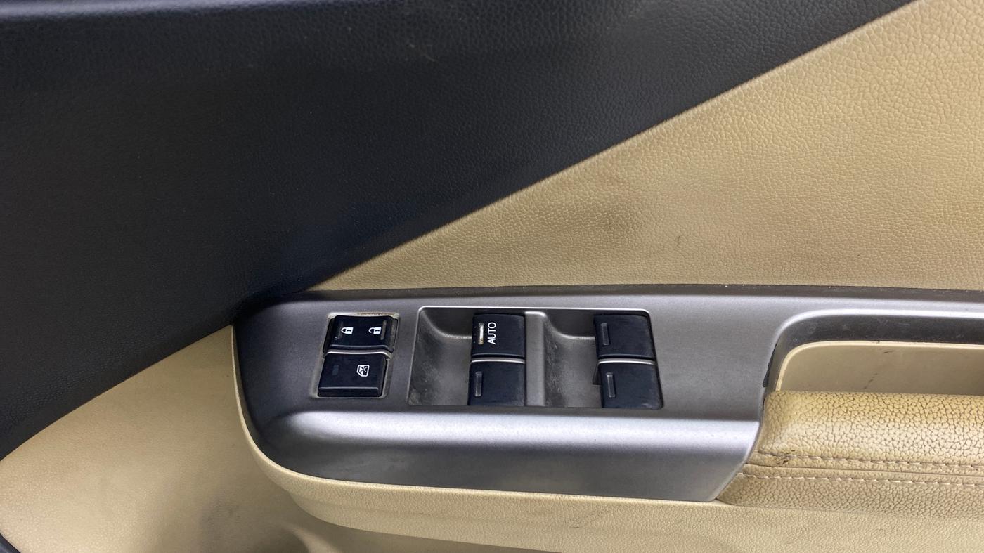 2015 Honda City 1.5L I-VTEC VX, Petrol, Manual, 55,978 km, Driver Side Door Panels Control