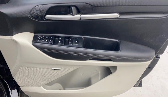 2020 KIA SONET HTX PLUS 1.0 IMT, Petrol, Manual, 29,159 km, Driver Side Door Panels Control